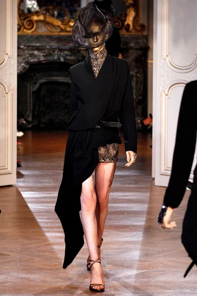 Look 9